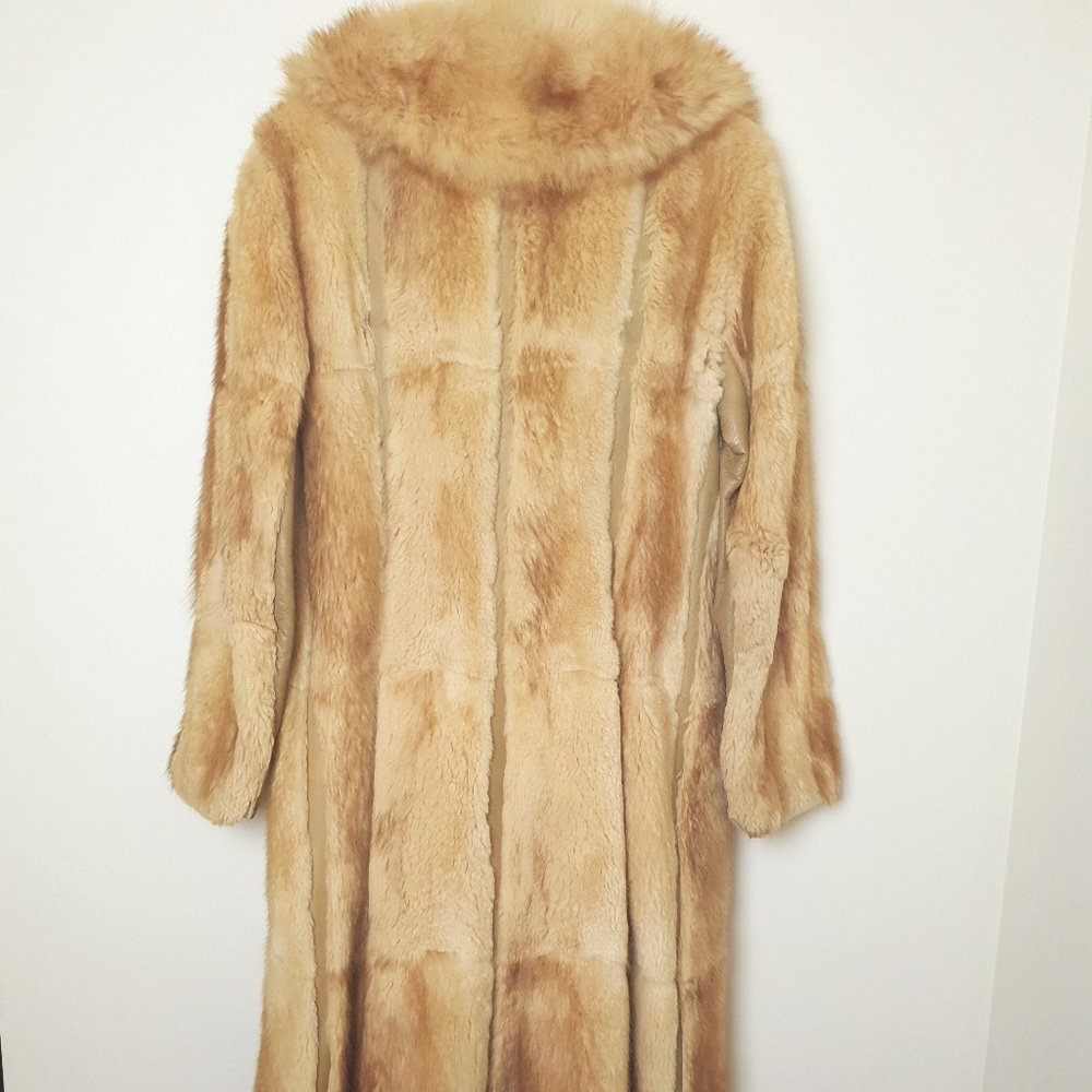 Fur Coat - Picture 2 of 8